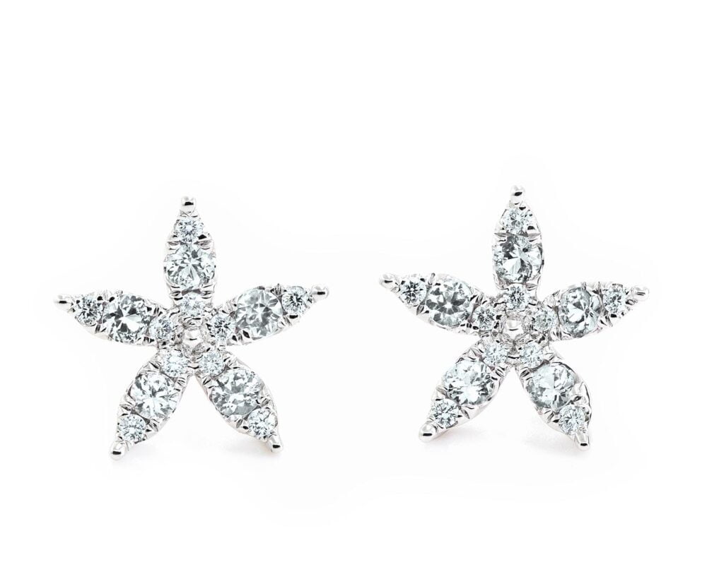 Aros Aviva Diamond Oro Blanco 18k, con 30 Diamante que suman 41 pt Largo: 10 mm