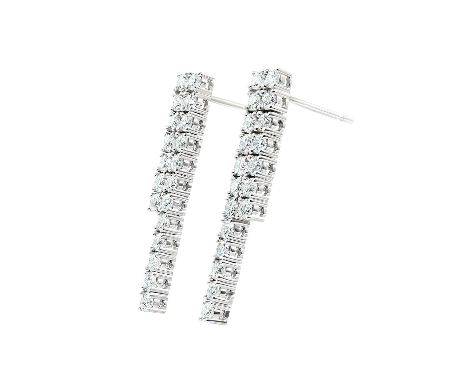 Aros Finesse Oro Blanco 14k, con 38 Diamantes brillante 3 pt. Largo: 2,5 cm